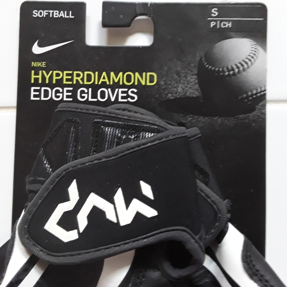 Nike Softball Gloves - Picture 2 of 5